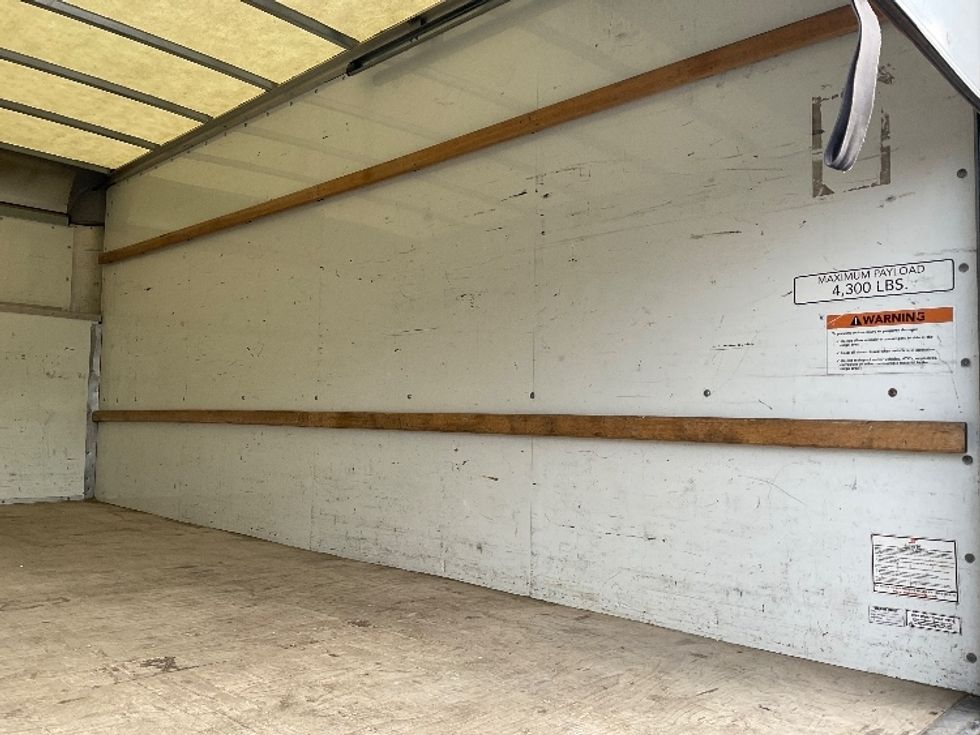 Light Duty Box Truck-Light and Medium Duty Trucks-Ford-2022-E350-Millville-NJ-89,160\n\t\tmiles-$ 31,250 - Image 12