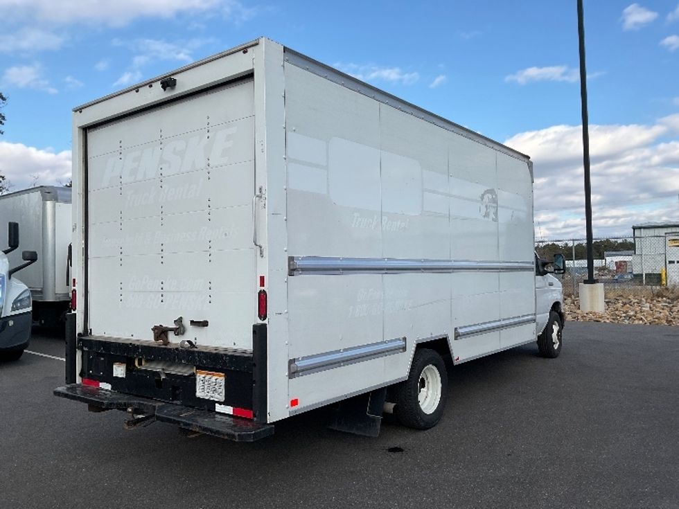 Light Duty Box Truck-Light and Medium Duty Trucks-Ford-2022-E350-Millville-NJ-89,160\n\t\tmiles-$ 31,250 - Image 13