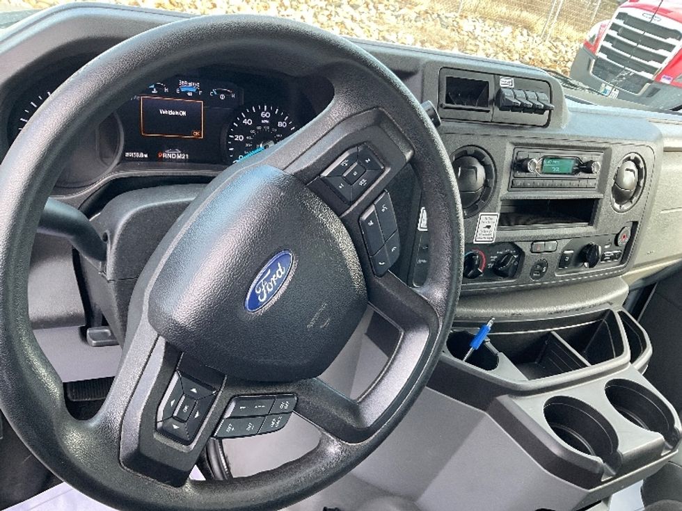 Light Duty Box Truck-Light and Medium Duty Trucks-Ford-2022-E350-Millville-NJ-89,160\n\t\tmiles-$ 31,250 - Image 18