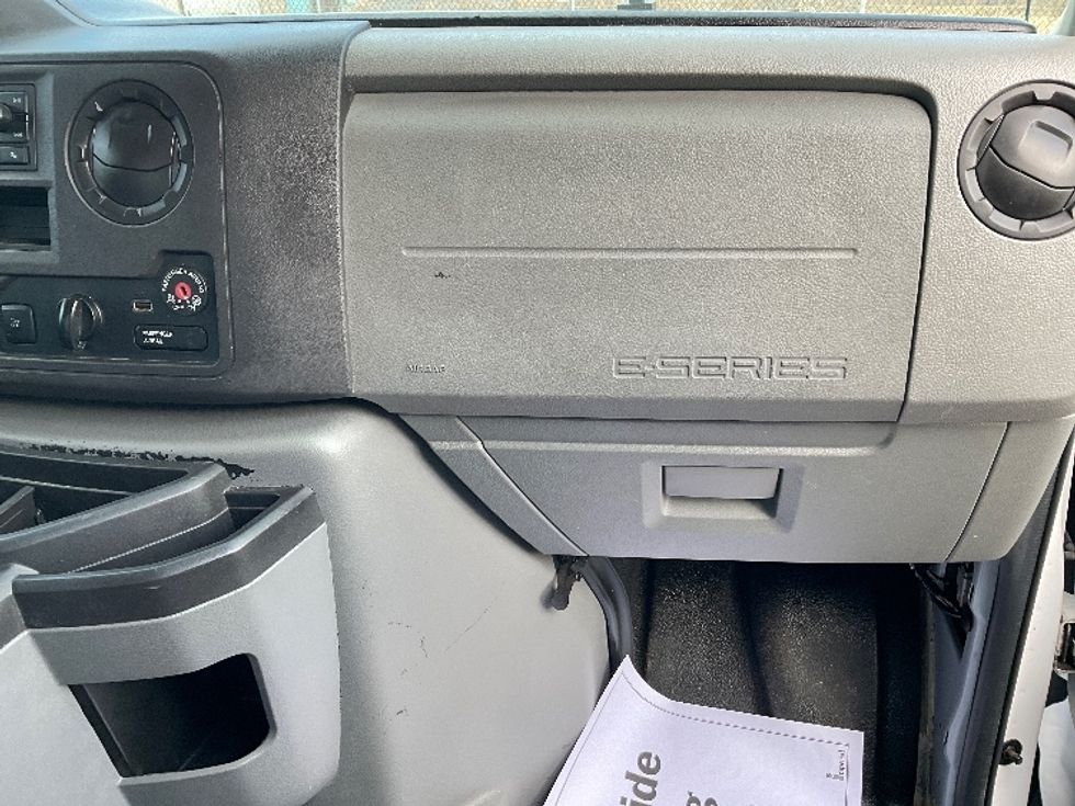 Light Duty Box Truck-Light and Medium Duty Trucks-Ford-2022-E350-Millville-NJ-89,160\n\t\tmiles-$ 31,250 - Image 21