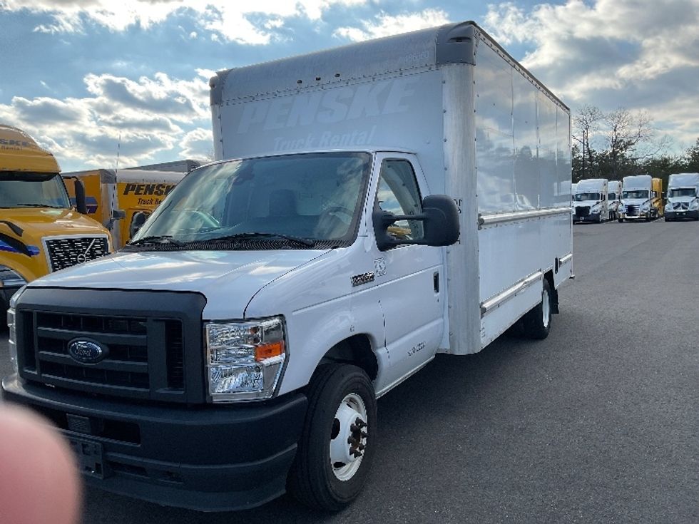 Light Duty Box Truck-Light and Medium Duty Trucks-Ford-2022-E350-Millville-NJ-89,160\n\t\tmiles-$ 31,250 - Image 3