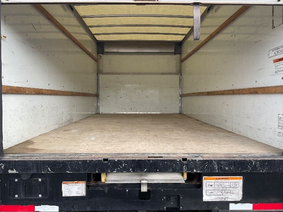 Light Duty Box Truck-Light and Medium Duty Trucks-Ford-2022-E350-Millville-NJ-89,160\n\t\tmiles-$ 31,250 - Image 8