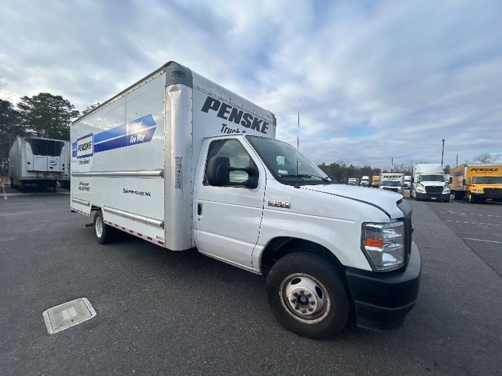 Light Duty Box Truck-Light and Medium Duty Trucks-Ford-2022-E350-Millville-NJ-99,652\n\t\tmiles-$ 30,000 - Image 1