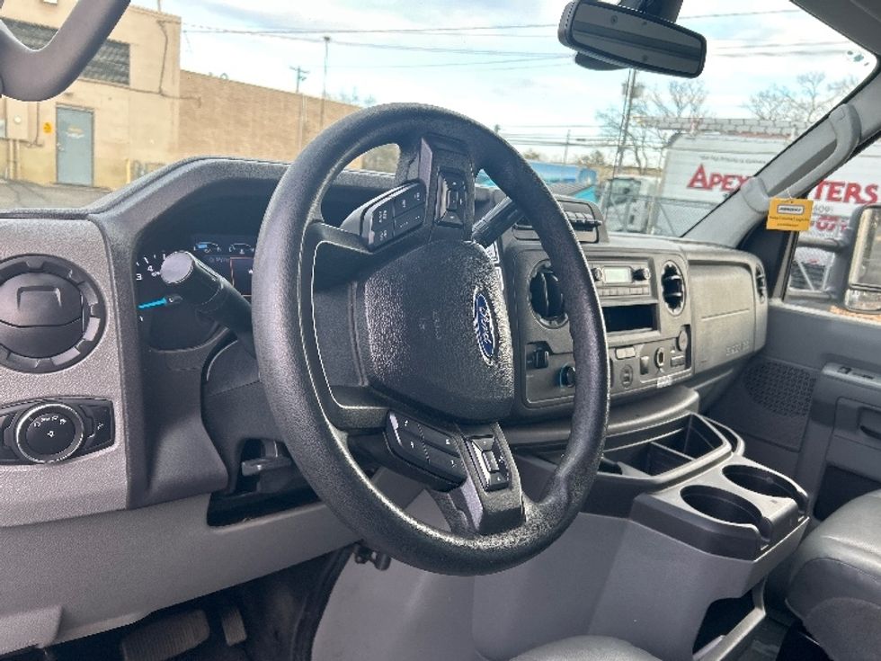 Light Duty Box Truck-Light and Medium Duty Trucks-Ford-2022-E350-Millville-NJ-99,652\n\t\tmiles-$ 30,000 - Image 17