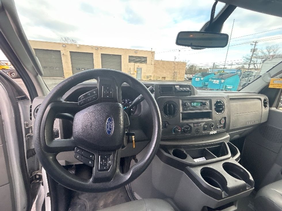 Light Duty Box Truck-Light and Medium Duty Trucks-Ford-2022-E350-Millville-NJ-99,652\n\t\tmiles-$ 30,000 - Image 18