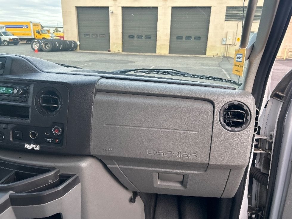 Light Duty Box Truck-Light and Medium Duty Trucks-Ford-2022-E350-Millville-NJ-99,652\n\t\tmiles-$ 30,000 - Image 21
