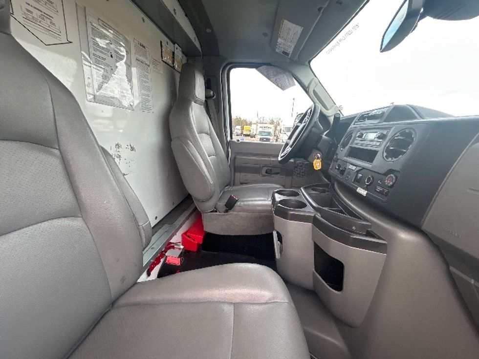 Light Duty Box Truck-Light and Medium Duty Trucks-Ford-2022-E350-Millville-NJ-99,652\n\t\tmiles-$ 30,000 - Image 22