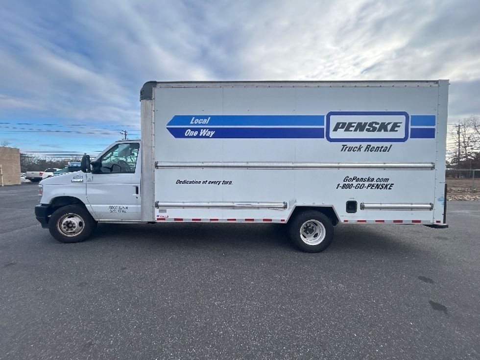 Light Duty Box Truck-Light and Medium Duty Trucks-Ford-2022-E350-Millville-NJ-99,652\n\t\tmiles-$ 30,000 - Image 4