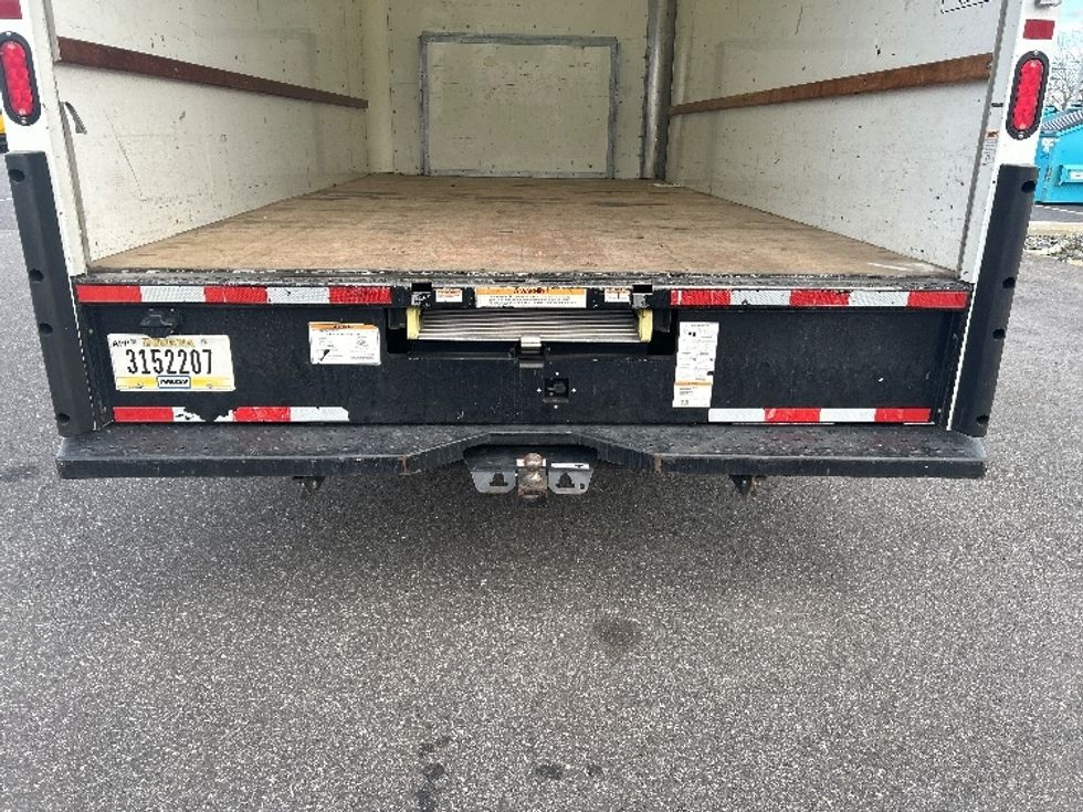 Light Duty Box Truck-Light and Medium Duty Trucks-Ford-2022-E350-Millville-NJ-99,652\n\t\tmiles-$ 30,000 - Image 9