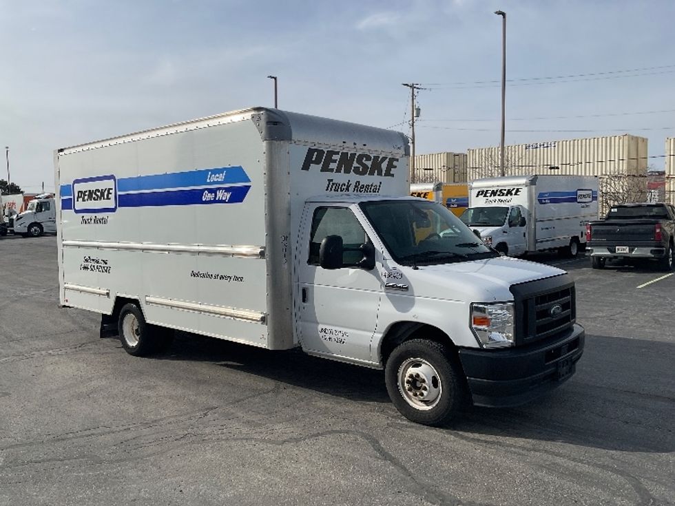 Light Duty Box Truck-Light and Medium Duty Trucks-Ford-2022-E350-Milwaukee-WI-100,966\n\t\tmiles-$ 31,250 - Image 1