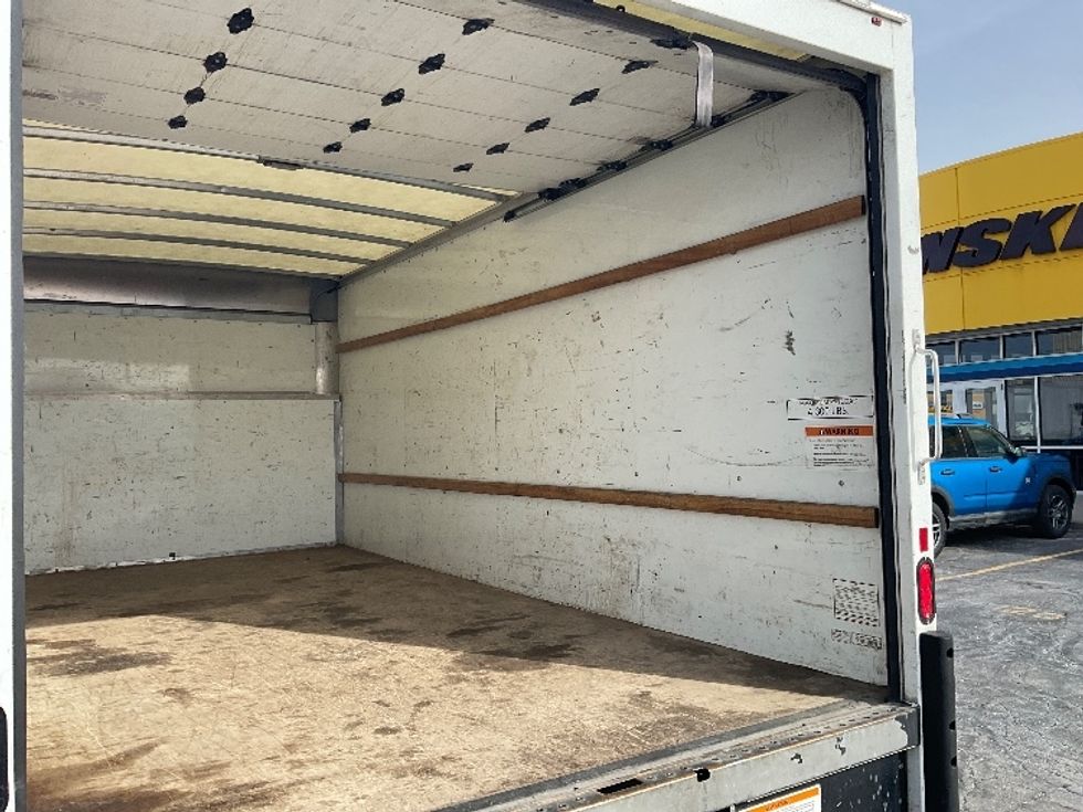 Light Duty Box Truck-Light and Medium Duty Trucks-Ford-2022-E350-Milwaukee-WI-100,966\n\t\tmiles-$ 31,250 - Image 12