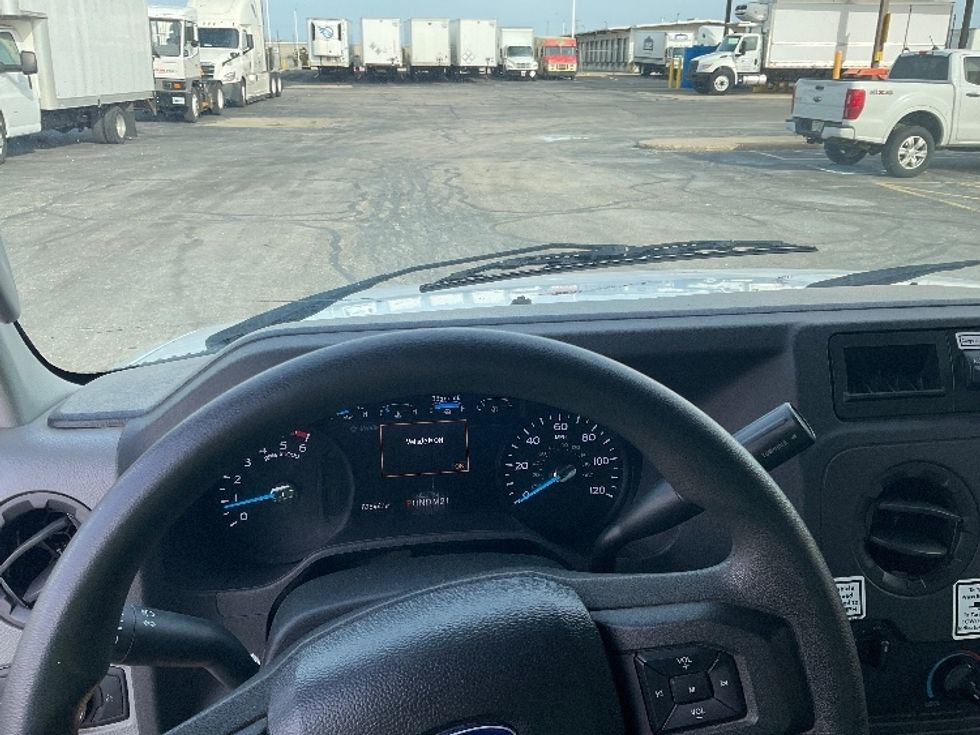 Light Duty Box Truck-Light and Medium Duty Trucks-Ford-2022-E350-Milwaukee-WI-100,966\n\t\tmiles-$ 31,250 - Image 18