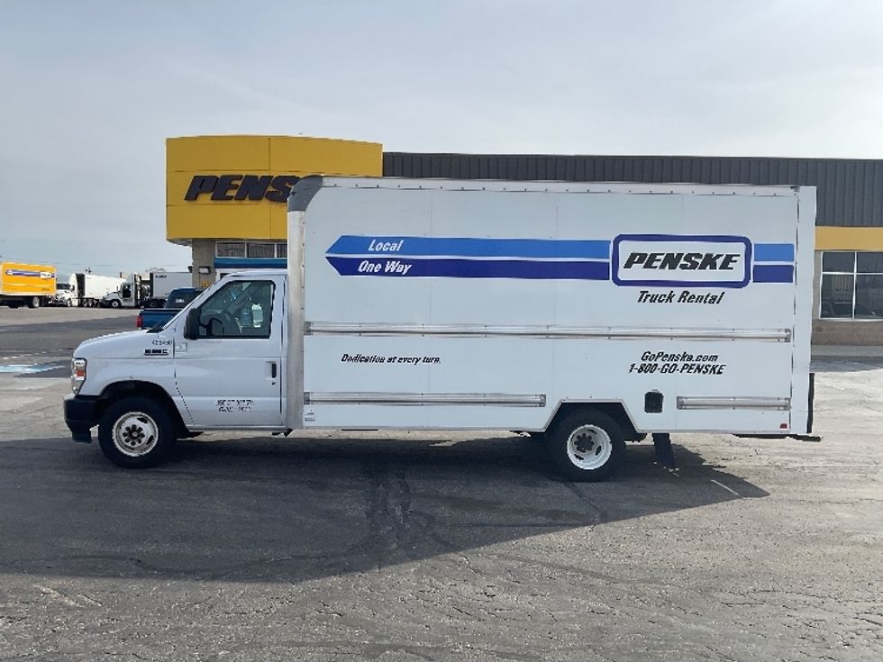 Light Duty Box Truck-Light and Medium Duty Trucks-Ford-2022-E350-Milwaukee-WI-100,966\n\t\tmiles-$ 31,250 - Image 4