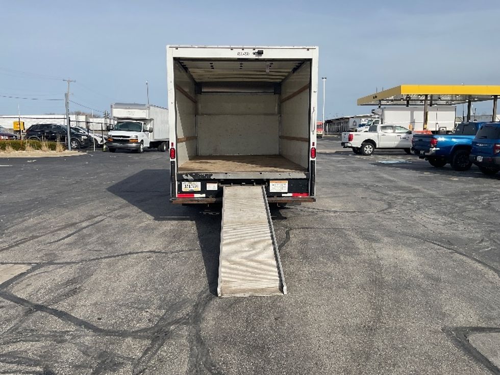 Light Duty Box Truck-Light and Medium Duty Trucks-Ford-2022-E350-Milwaukee-WI-100,966\n\t\tmiles-$ 31,250 - Image 9