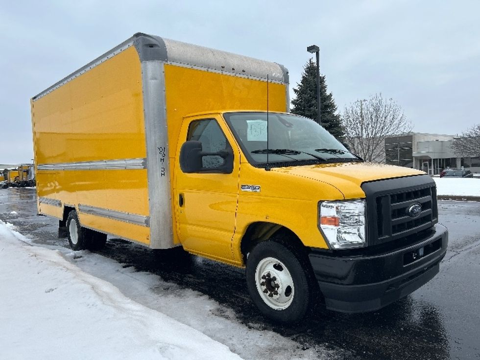 Light Duty Box Truck-Light and Medium Duty Trucks-Ford-2022-E350-Milwaukee-WI-106,176\n\t\tmiles-$ 27,250 - Image 1
