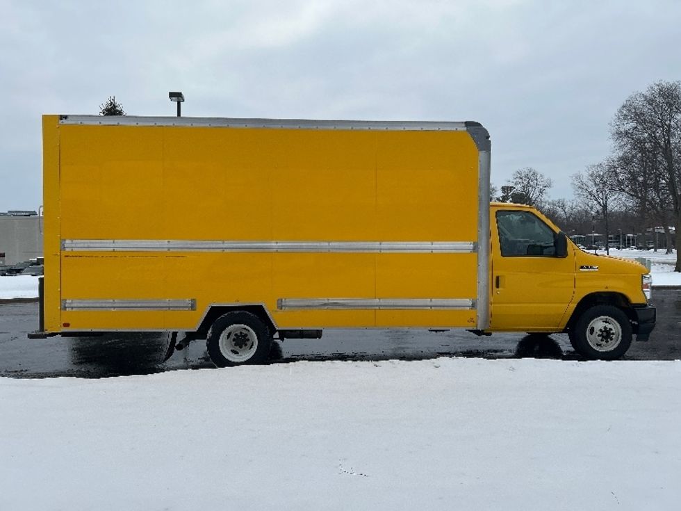 Light Duty Box Truck-Light and Medium Duty Trucks-Ford-2022-E350-Milwaukee-WI-106,176\n\t\tmiles-$ 27,250 - Image 15