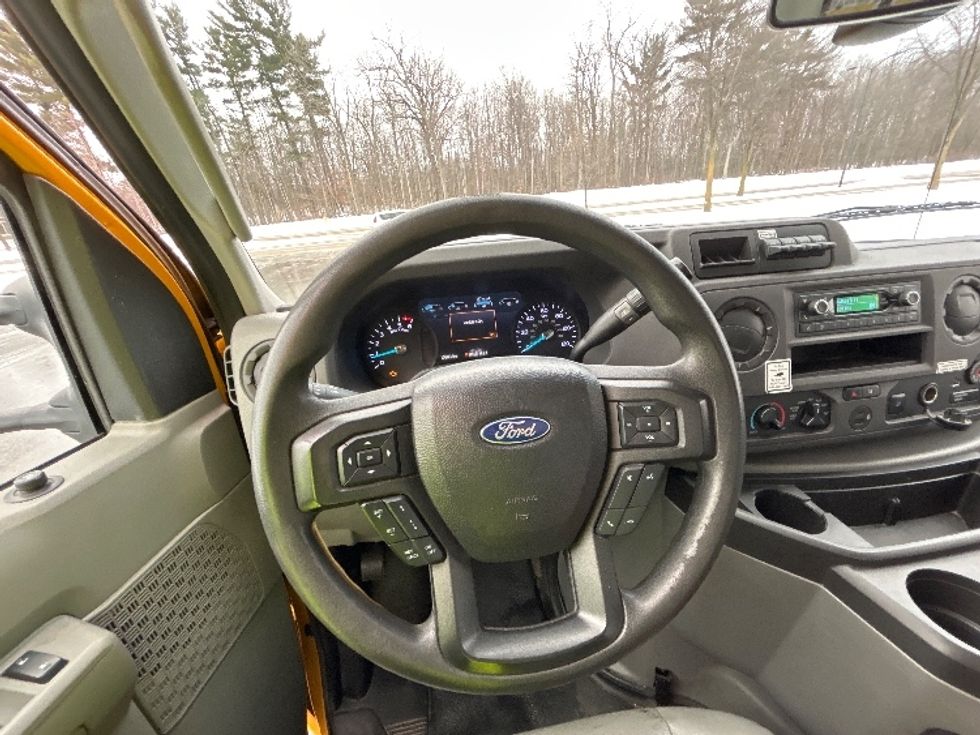 Light Duty Box Truck-Light and Medium Duty Trucks-Ford-2022-E350-Milwaukee-WI-106,176\n\t\tmiles-$ 27,250 - Image 17