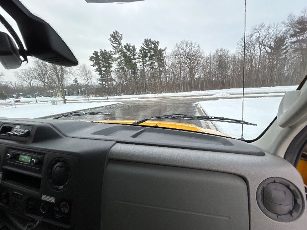 Light Duty Box Truck-Light and Medium Duty Trucks-Ford-2022-E350-Milwaukee-WI-106,176\n\t\tmiles-$ 27,250 - Image 21