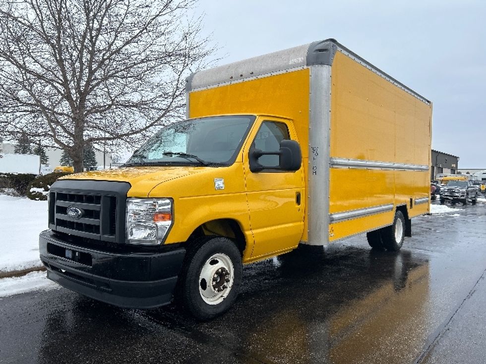 Light Duty Box Truck-Light and Medium Duty Trucks-Ford-2022-E350-Milwaukee-WI-106,176\n\t\tmiles-$ 27,250 - Image 3