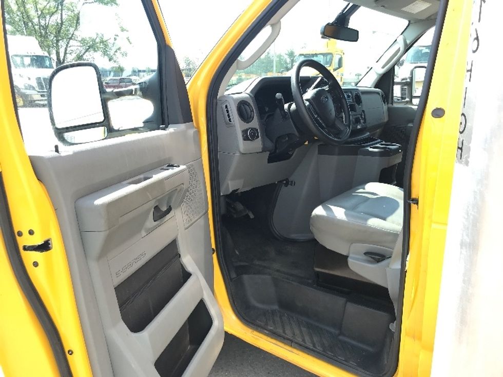 Light Duty Box Truck-Light and Medium Duty Trucks-Ford-2022-E350-Milwaukee-WI-72,412\n\t\tmiles-$ 39,500 - Image 13