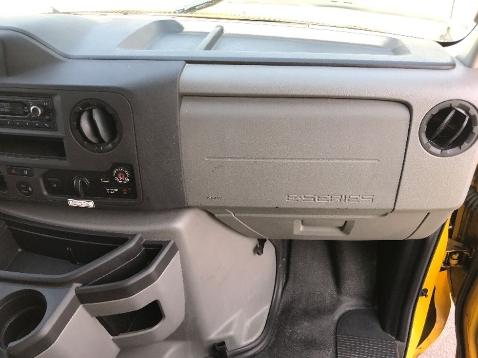 Light Duty Box Truck-Light and Medium Duty Trucks-Ford-2022-E350-Milwaukee-WI-72,412\n\t\tmiles-$ 39,500 - Image 18