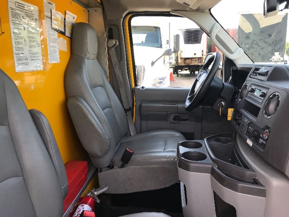 Light Duty Box Truck-Light and Medium Duty Trucks-Ford-2022-E350-Milwaukee-WI-72,412\n\t\tmiles-$ 39,500 - Image 19