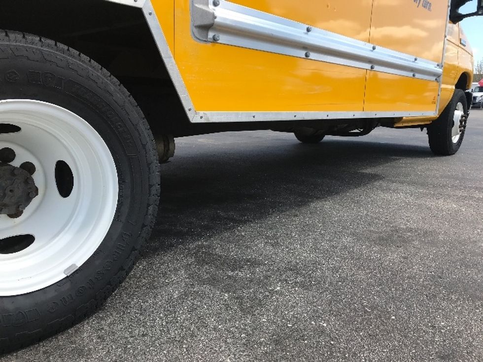 Light Duty Box Truck-Light and Medium Duty Trucks-Ford-2022-E350-Milwaukee-WI-76,864\n\t\tmiles-$ 29,500 - Image 14
