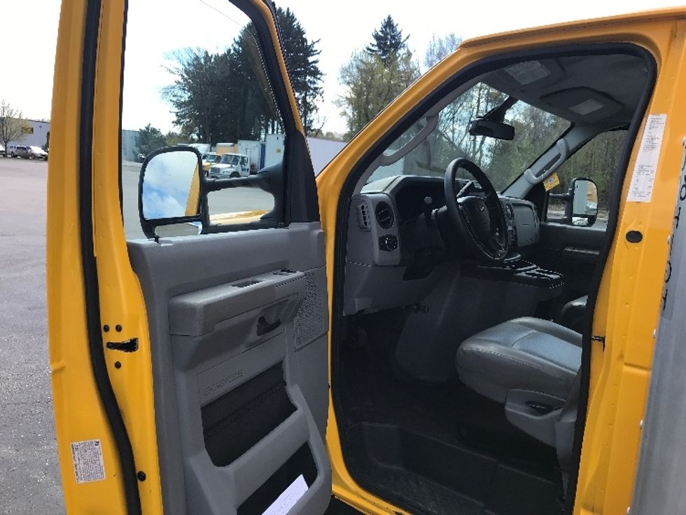 Light Duty Box Truck-Light and Medium Duty Trucks-Ford-2022-E350-Milwaukee-WI-76,864\n\t\tmiles-$ 29,500 - Image 16