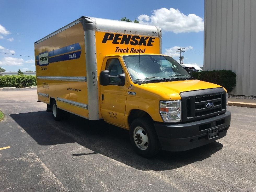 Light Duty Box Truck-Light and Medium Duty Trucks-Ford-2022-E350-Milwaukee-WI-76,979\n\t\tmiles-$ 38,750 - Image 1