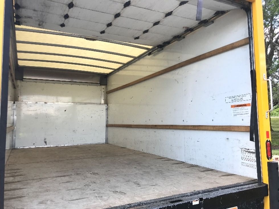 Light Duty Box Truck-Light and Medium Duty Trucks-Ford-2022-E350-Milwaukee-WI-76,979\n\t\tmiles-$ 38,750 - Image 10