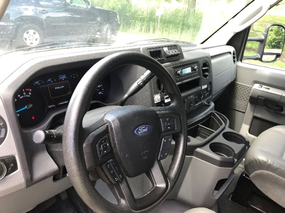 Light Duty Box Truck-Light and Medium Duty Trucks-Ford-2022-E350-Milwaukee-WI-76,979\n\t\tmiles-$ 38,750 - Image 14