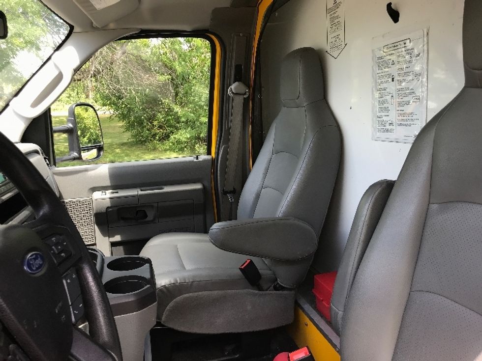 Light Duty Box Truck-Light and Medium Duty Trucks-Ford-2022-E350-Milwaukee-WI-76,979\n\t\tmiles-$ 38,750 - Image 16