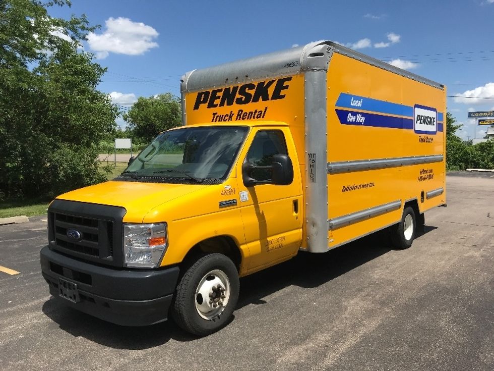 Light Duty Box Truck-Light and Medium Duty Trucks-Ford-2022-E350-Milwaukee-WI-76,979\n\t\tmiles-$ 38,750 - Image 3