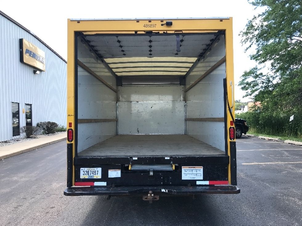 Light Duty Box Truck-Light and Medium Duty Trucks-Ford-2022-E350-Milwaukee-WI-76,979\n\t\tmiles-$ 38,750 - Image 7