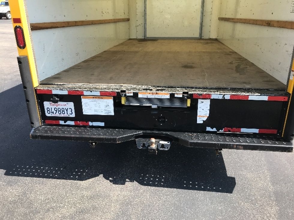 Light Duty Box Truck-Light and Medium Duty Trucks-Ford-2022-E350-Milwaukee-WI-84,412\n\t\tmiles-$ 29,750 - Image 10