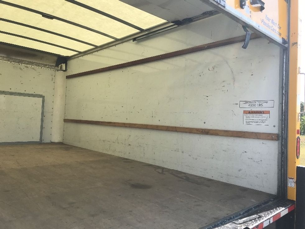 Light Duty Box Truck-Light and Medium Duty Trucks-Ford-2022-E350-Milwaukee-WI-84,412\n\t\tmiles-$ 29,750 - Image 12