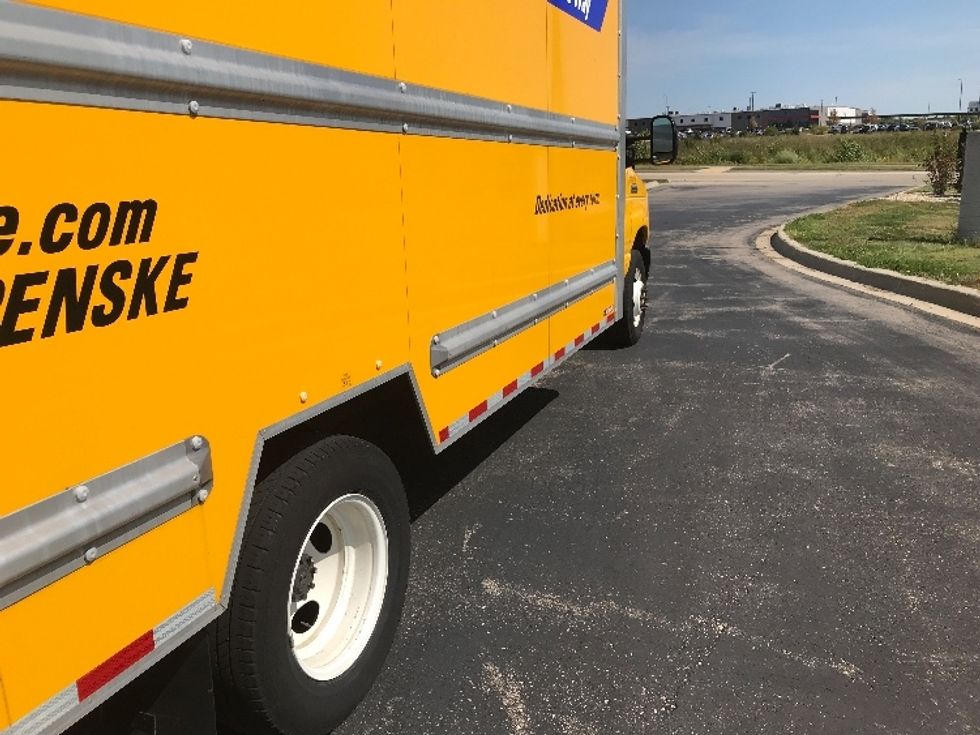 Light Duty Box Truck-Light and Medium Duty Trucks-Ford-2022-E350-Milwaukee-WI-84,412\n\t\tmiles-$ 29,750 - Image 14