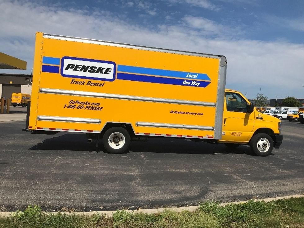 Light Duty Box Truck-Light and Medium Duty Trucks-Ford-2022-E350-Milwaukee-WI-84,412\n\t\tmiles-$ 29,750 - Image 15