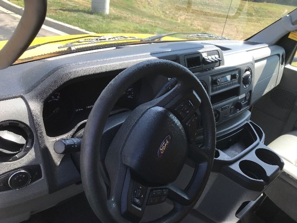 Light Duty Box Truck-Light and Medium Duty Trucks-Ford-2022-E350-Milwaukee-WI-84,412\n\t\tmiles-$ 29,750 - Image 18