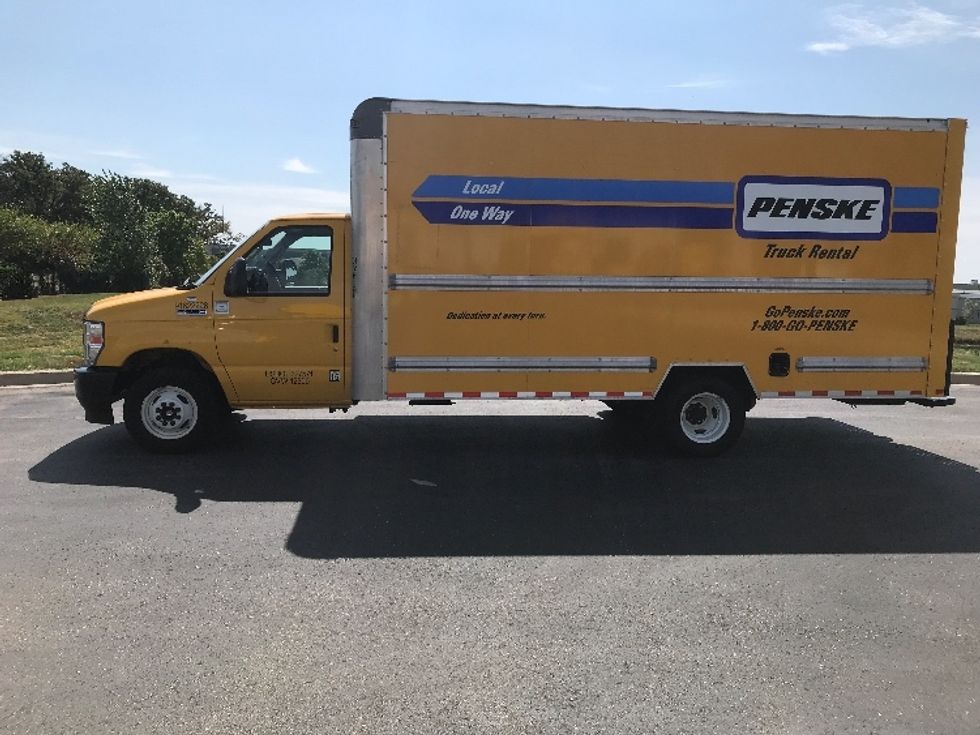 Light Duty Box Truck-Light and Medium Duty Trucks-Ford-2022-E350-Milwaukee-WI-84,412\n\t\tmiles-$ 29,750 - Image 4