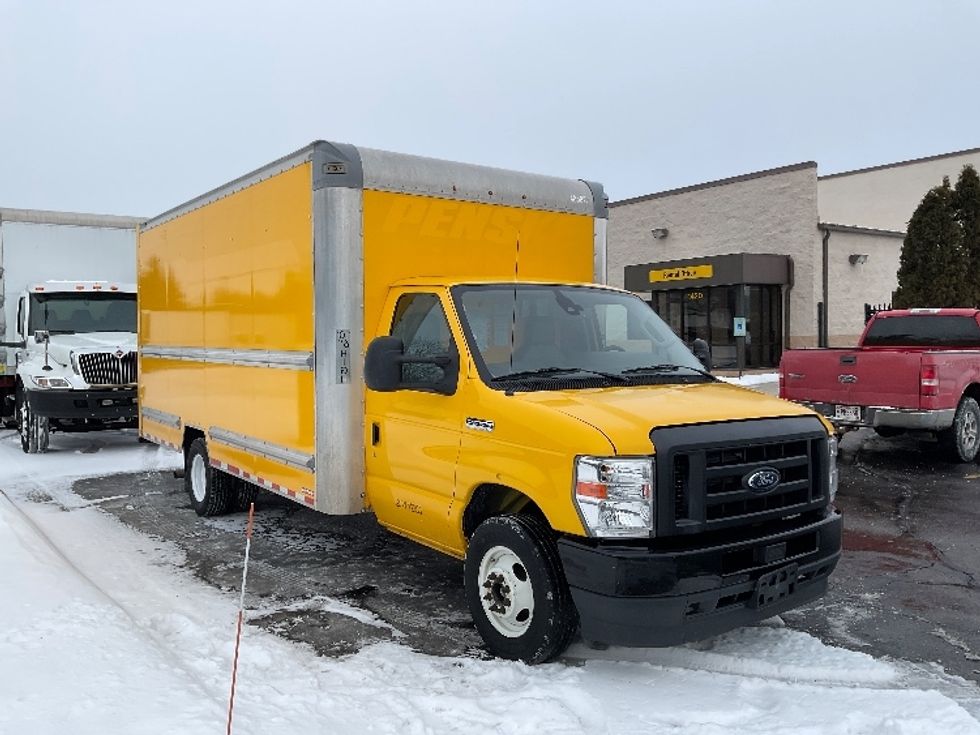 Light Duty Box Truck-Light and Medium Duty Trucks-Ford-2022-E350-Milwaukee-WI-87,851\n\t\tmiles-$ 27,250 - Image 1
