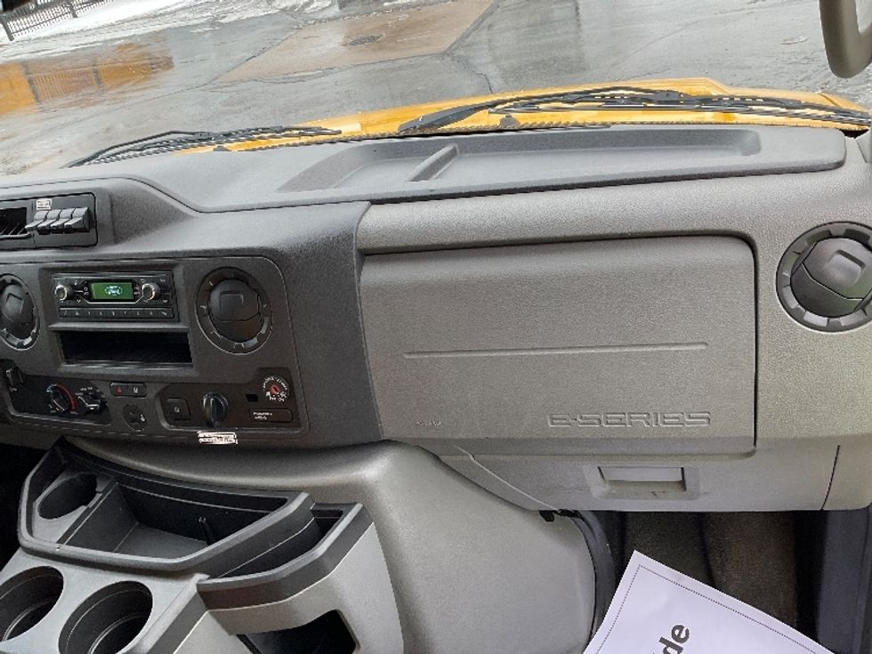 Light Duty Box Truck-Light and Medium Duty Trucks-Ford-2022-E350-Milwaukee-WI-87,851\n\t\tmiles-$ 27,250 - Image 21