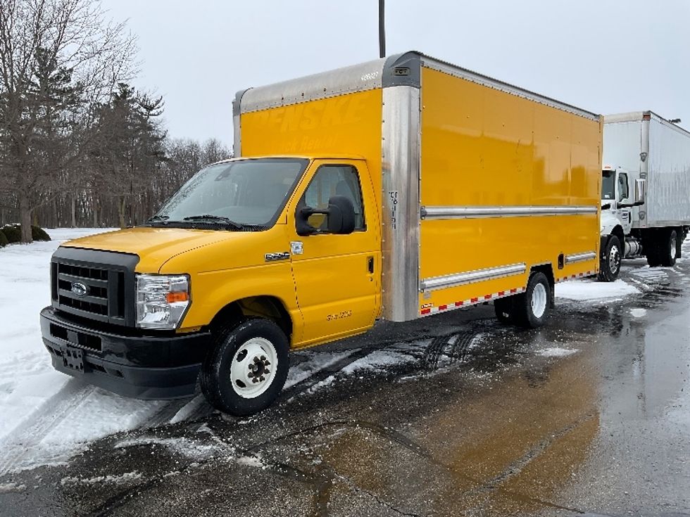 Light Duty Box Truck-Light and Medium Duty Trucks-Ford-2022-E350-Milwaukee-WI-87,851\n\t\tmiles-$ 27,250 - Image 3