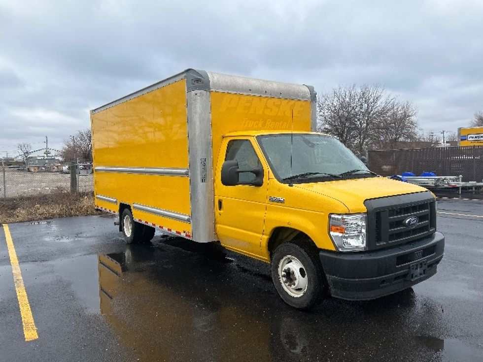 Light Duty Box Truck-Light and Medium Duty Trucks-Ford-2022-E350-Milwaukee-WI-88,569\n\t\tmiles-$ 29,750 - Image 1