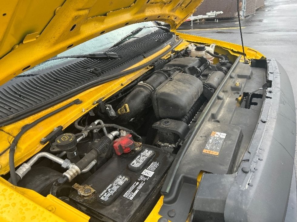 Light Duty Box Truck-Light and Medium Duty Trucks-Ford-2022-E350-Milwaukee-WI-88,569\n\t\tmiles-$ 29,750 - Image 23