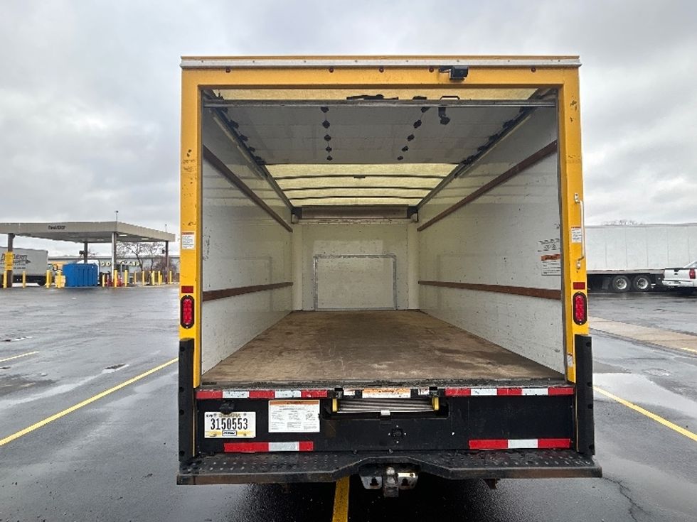 Light Duty Box Truck-Light and Medium Duty Trucks-Ford-2022-E350-Milwaukee-WI-88,569\n\t\tmiles-$ 29,750 - Image 8