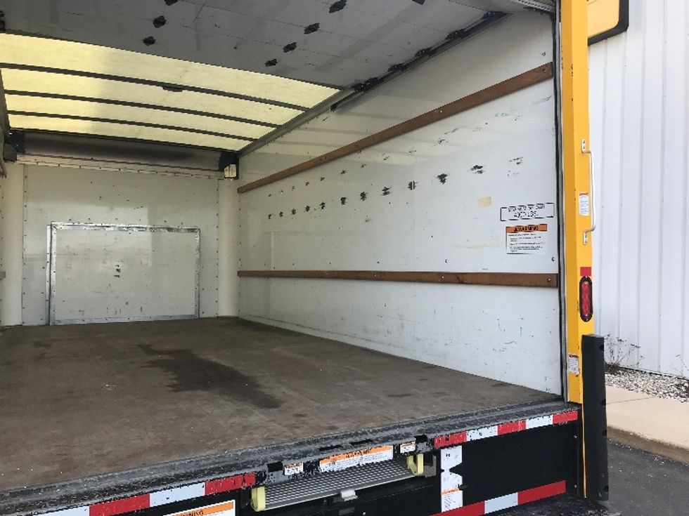 Light Duty Box Truck-Light and Medium Duty Trucks-Ford-2022-E350-Milwaukee-WI-89,445\n\t\tmiles-$ 37,000 - Image 10