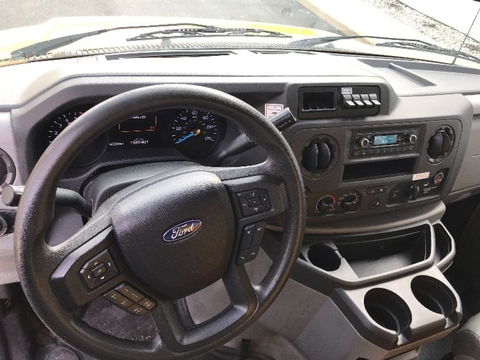 Light Duty Box Truck-Light and Medium Duty Trucks-Ford-2022-E350-Milwaukee-WI-89,445\n\t\tmiles-$ 37,000 - Image 15