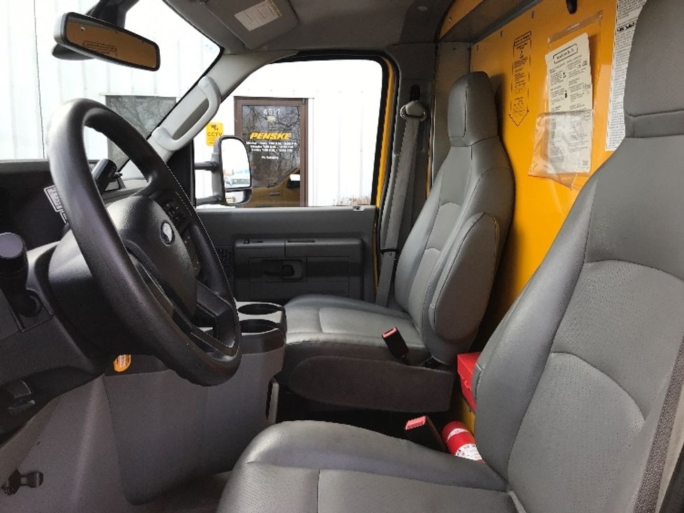Light Duty Box Truck-Light and Medium Duty Trucks-Ford-2022-E350-Milwaukee-WI-89,445\n\t\tmiles-$ 37,000 - Image 16