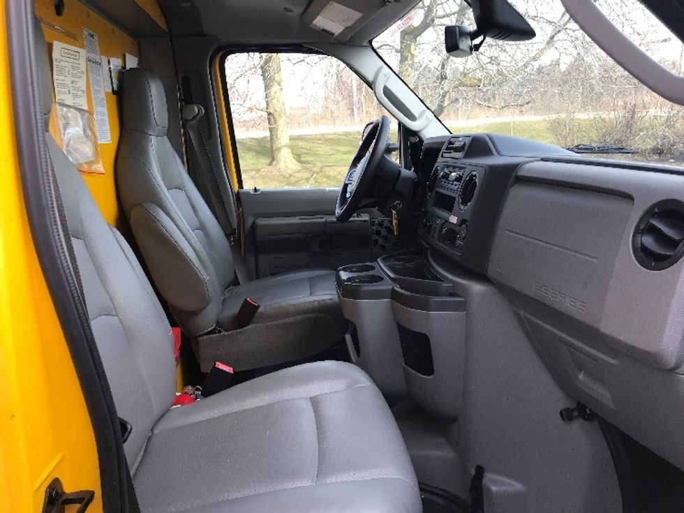 Light Duty Box Truck-Light and Medium Duty Trucks-Ford-2022-E350-Milwaukee-WI-89,445\n\t\tmiles-$ 37,000 - Image 19